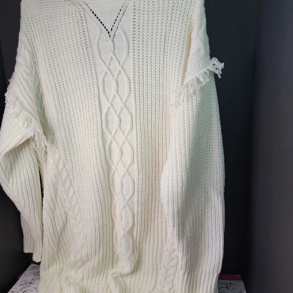 American Rag Tunic Sweater Cream Women's XL Long Sleeves With Fringles - Picture 4 of 9
